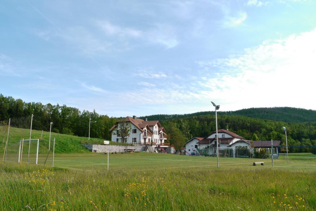 Ekoturizem Hudicevec Hotel Postojna Bagian luar foto